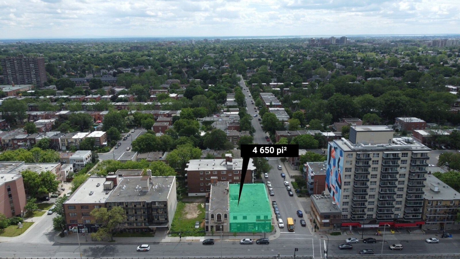 5742-5750 Boul Décarie, Montréal, QC for sale Primary Photo- Image 1 of 1