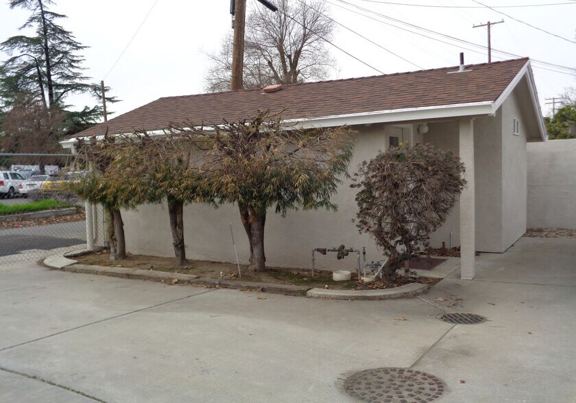 337 Burney St, Modesto, CA à vendre - Photo du bâtiment - Image 3 de 12