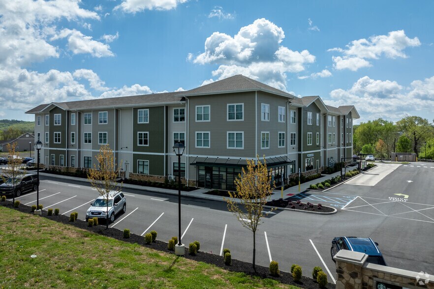 1 Hawk Pointe Blvd, Washington, NJ à vendre - Photo du bâtiment - Image 3 de 5