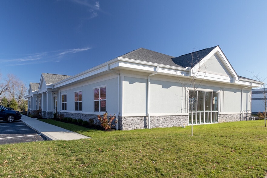 610 Taylor Station Rd, Columbus, OH for sale - Building Photo - Image 2 of 8
