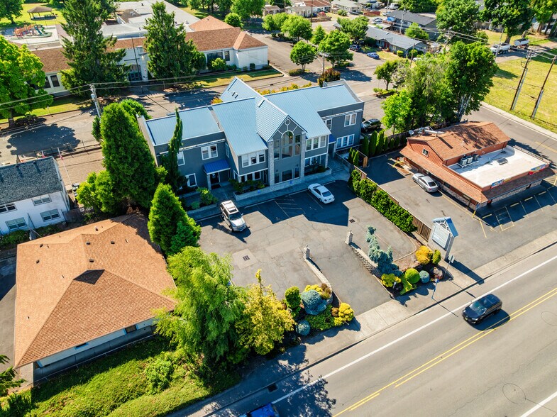 15259 SE 82nd Dr, Clackamas, OR for sale - Building Photo - Image 2 of 9