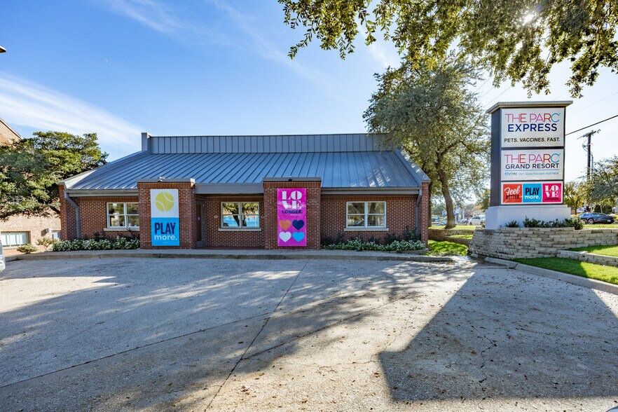 3201 Hulen St, Fort Worth, TX à vendre - Photo du bâtiment - Image 2 de 11