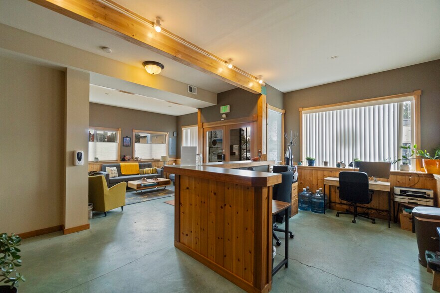 338 NW 85th St, Seattle, WA à vendre - Photo du bâtiment - Image 2 de 46