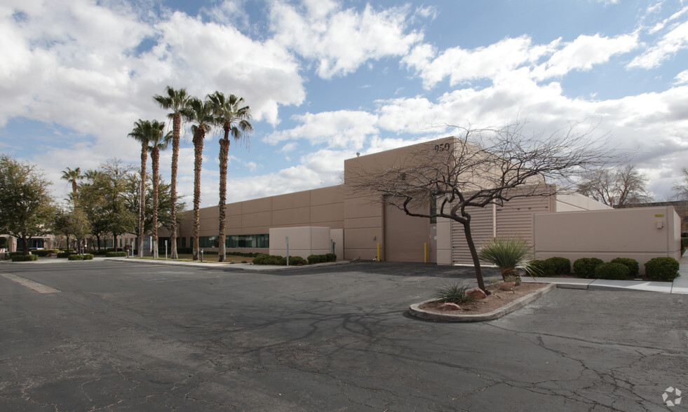 950 Grier Dr, Las Vegas, NV for sale - Building Photo - Image 1 of 12