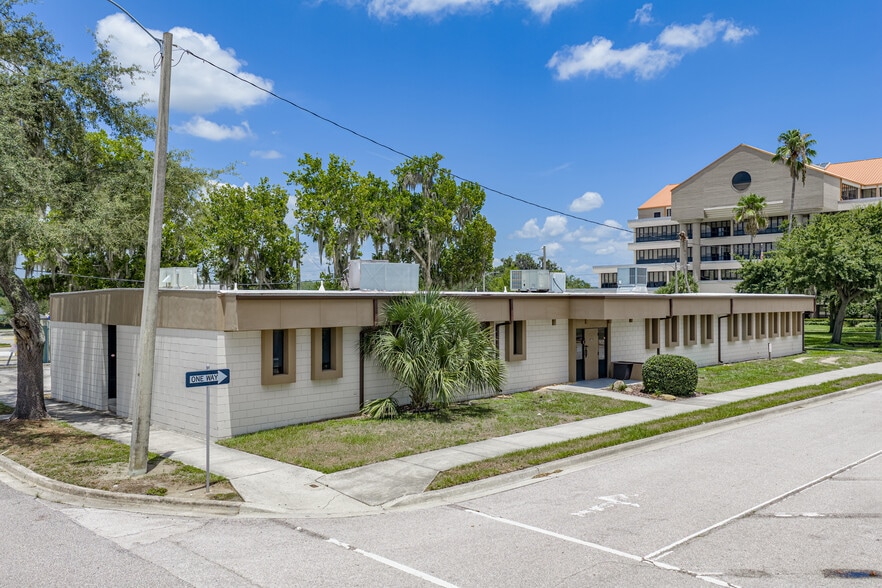 215 Mary Reckeweg Way, Bartow, FL à vendre - Photo du bâtiment - Image 2 de 24