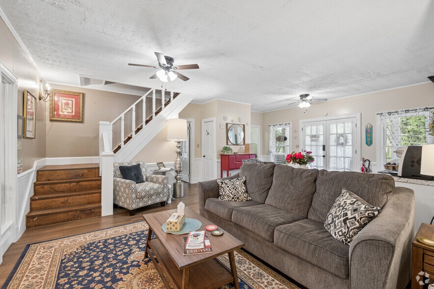 43 Europe Ln, Clayton, GA for sale - Lobby - Image 3 of 21