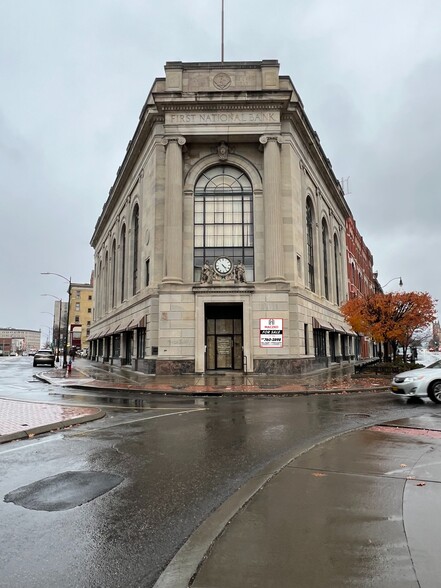 95 Court St, Binghamton, NY à vendre - Photo du bâtiment - Image 2 de 19