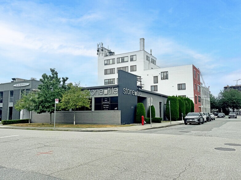 1775 Pine St, Vancouver, BC à louer - Photo du bâtiment - Image 3 de 3