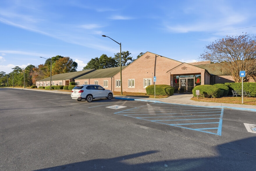 11911 White Bluff Rd, Savannah, GA for sale - Aerial Video - Image 2 of 26