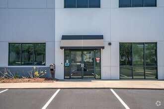 9900 18th St N, Saint Petersburg, FL for lease Building Photo- Image 1 of 4