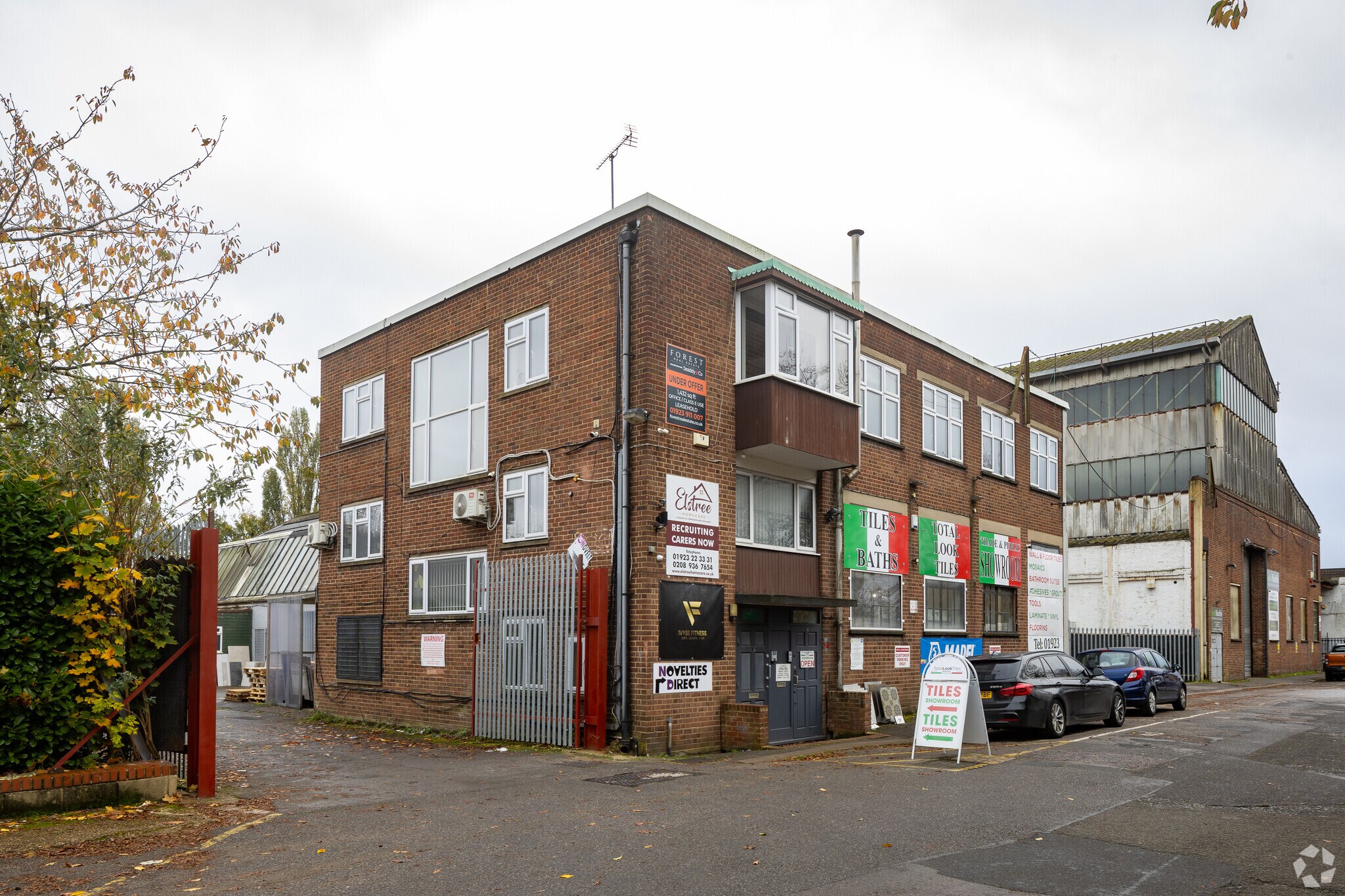 Sandown Rd, Watford à vendre Photo principale- Image 1 de 4