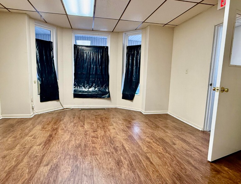 321 & 321 1/2 Fairmont Ave, Fairmont, WV à vendre - Photo du bâtiment - Image 3 de 4