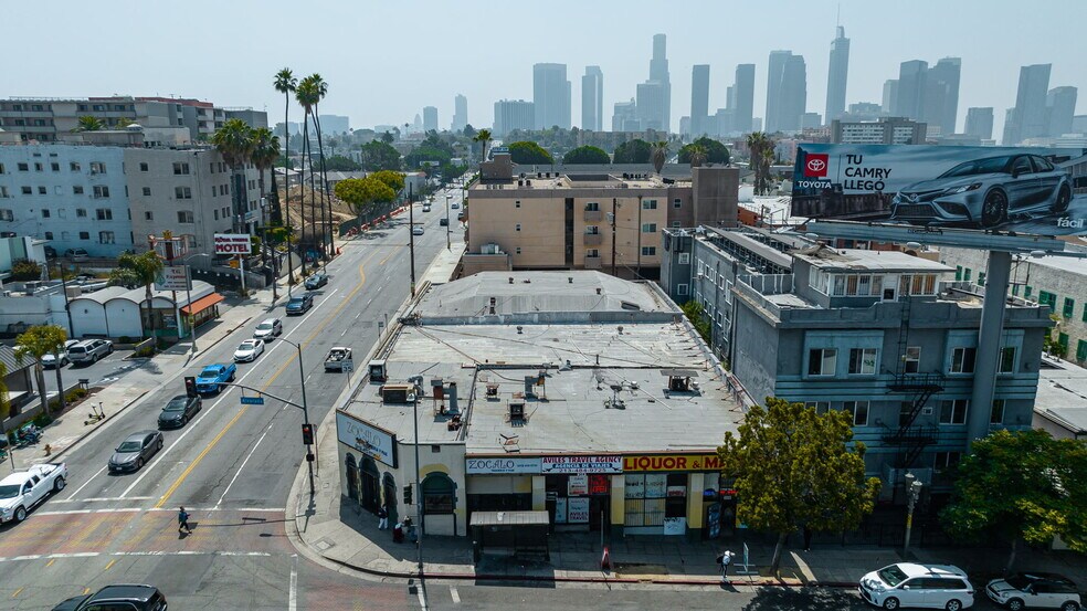 2020-2028 W 3rd St, Los Angeles, CA à louer - Photo du bâtiment - Image 3 de 33