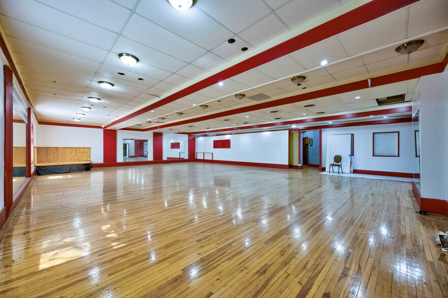 312-330 Saint-Jacques Rue, L'assomption, QC for sale - Building Photo - Image 3 of 8