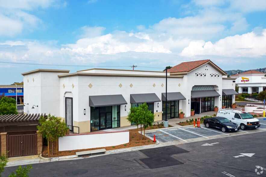 11806 Whittier Blvd, Whittier, CA for lease - Primary Photo - Image 1 of 2