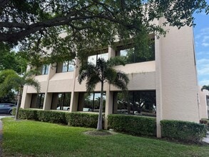 11382 Prosperity Farms Rd, Palm Beach Gardens, FL for lease Building Photo- Image 2 of 10