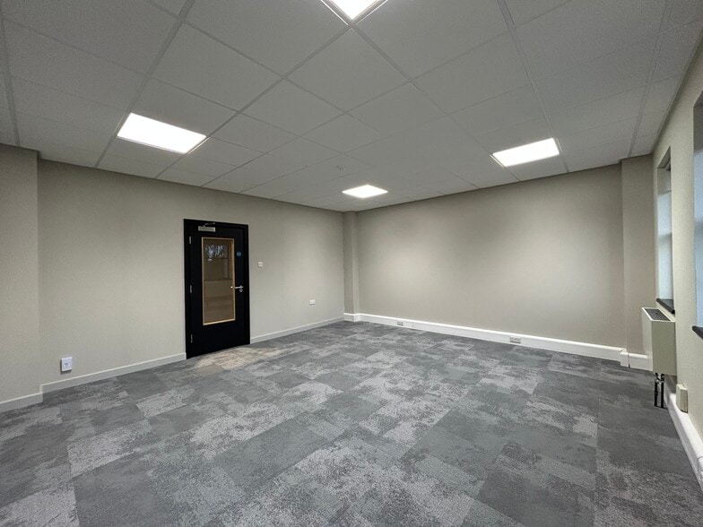 Water Ln, Wilmslow for lease - Building Photo - Image 3 of 12