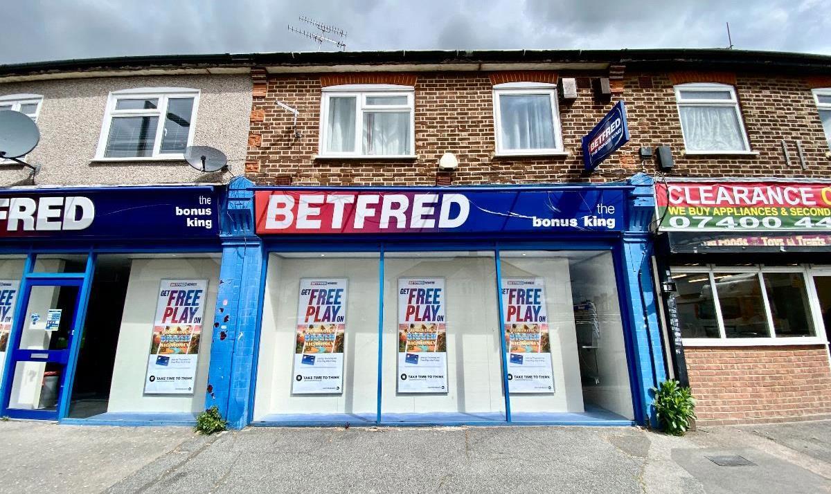 Upminster Rd S, Rainham à vendre Photo du bâtiment- Image 1 de 5