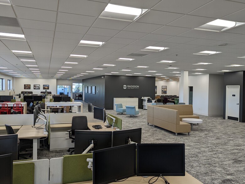 11340 Blondo St, Omaha, NE à louer - Photo intérieure - Image 3 de 36