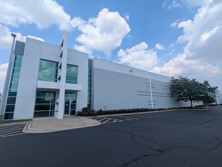 9234 Belmont Ave, Franklin Park, IL à louer - Photo du bâtiment - Image 2 de 16