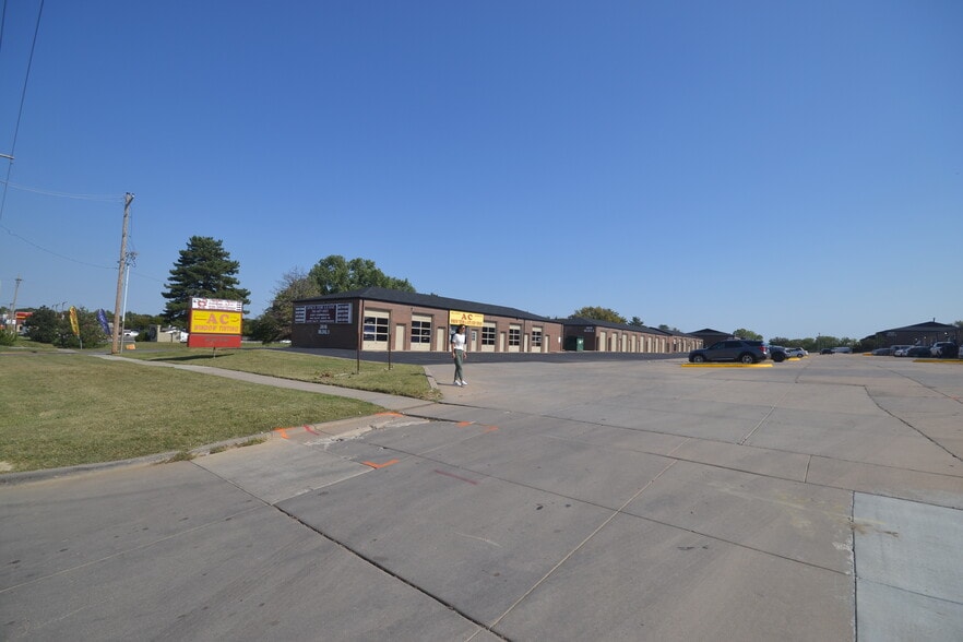 2612 Oliver, Wichita, KS for lease - Building Photo - Image 2 of 11