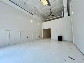 1082 NW Huff Rd, Atlanta, GA for lease Interior Photo- Image 1 of 5