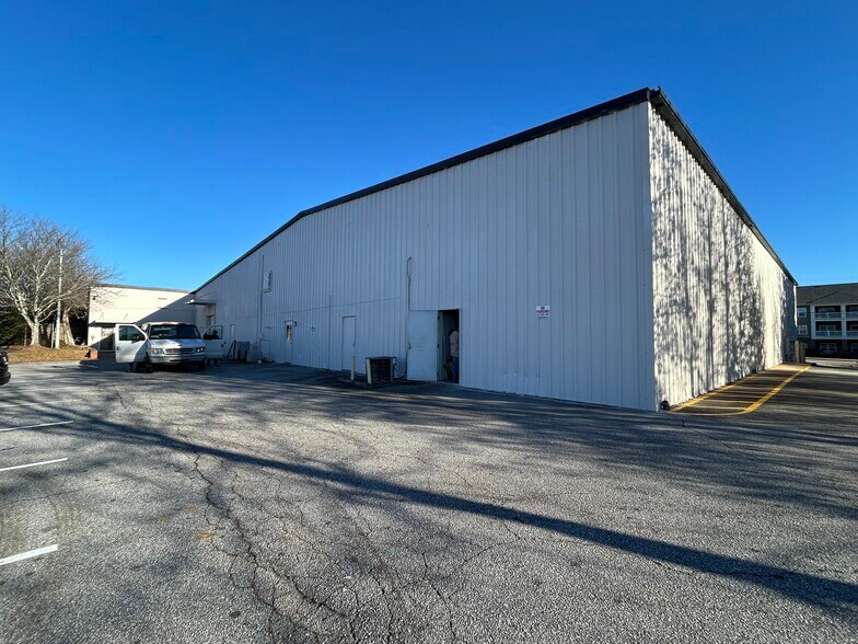 825 Old Airport Rd, Greenville, SC à vendre - Photo du bâtiment - Image 2 de 6