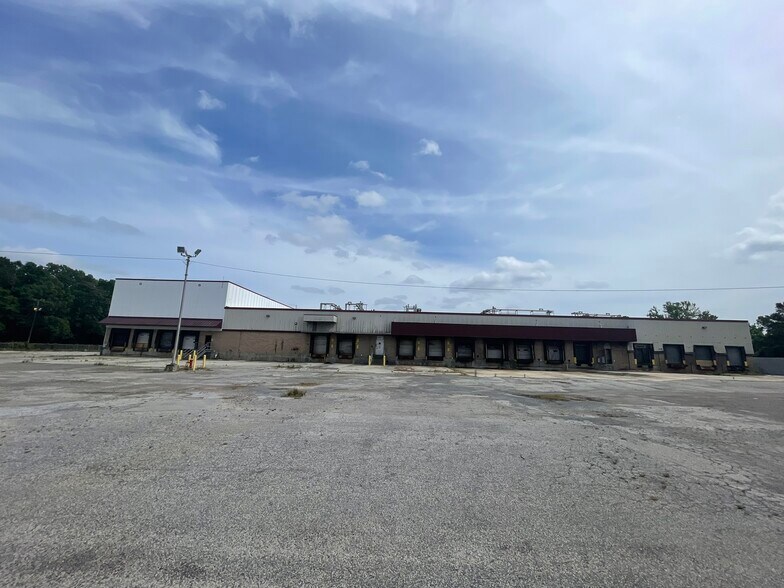 5000 Lacross Rd, North Charleston, SC à louer - Photo du bâtiment - Image 3 de 9