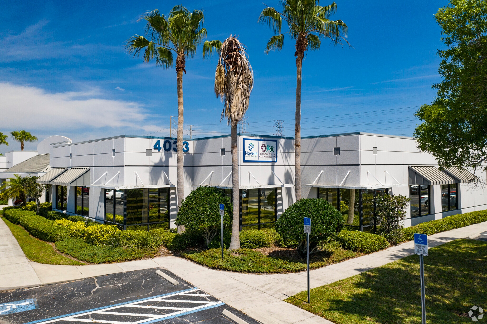 4033 Tampa Rd, Oldsmar, FL à louer Photo du bâtiment- Image 1 de 44