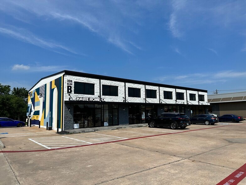 306 S Friendswood Dr, Friendswood, TX à louer - Photo du bâtiment - Image 2 de 7