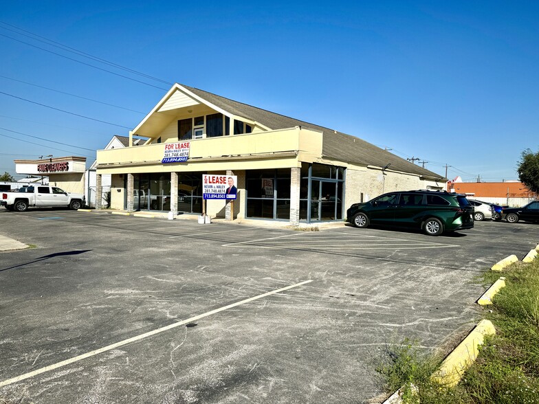 2905 Southmore Ave, Pasadena, TX for lease - Building Photo - Image 2 of 5