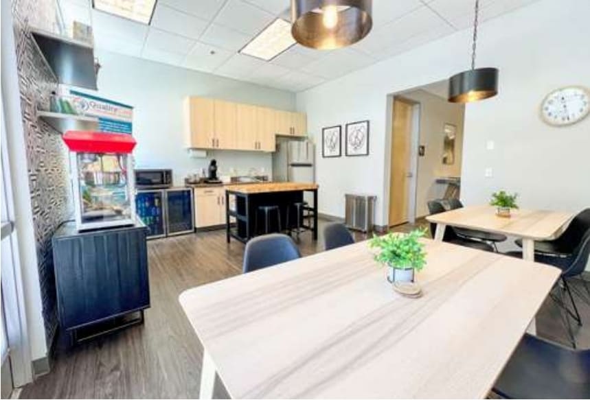 2045 S Vineyard, Mesa, AZ 85210 - Unit 115 - - Interior Photo - Image 2 of 10