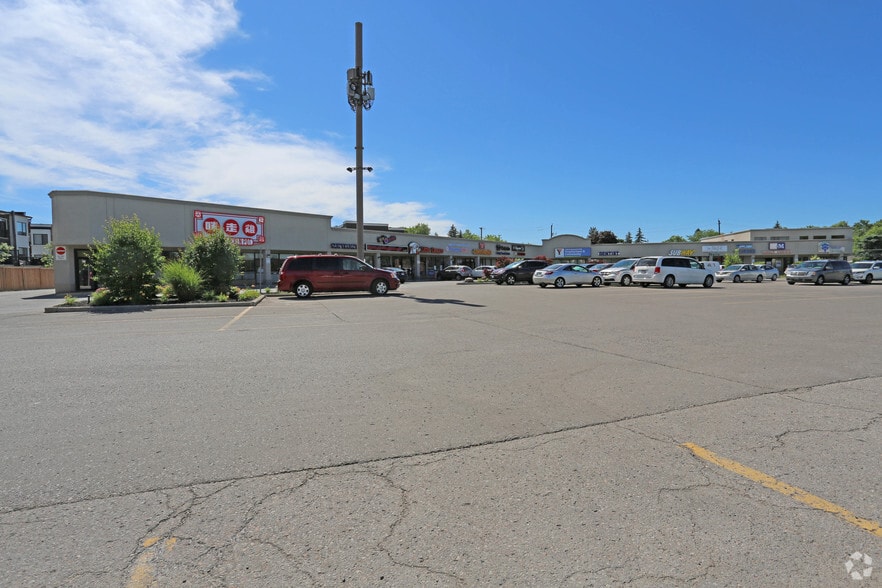 10610 Bayview Ave, Richmond Hill, ON for sale - Primary Photo - Image 1 of 1