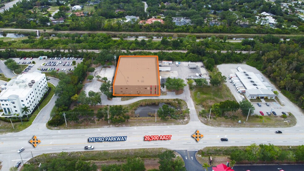 13320 Metro Pky, Fort Myers, FL à louer - Photo du bâtiment - Image 1 de 33