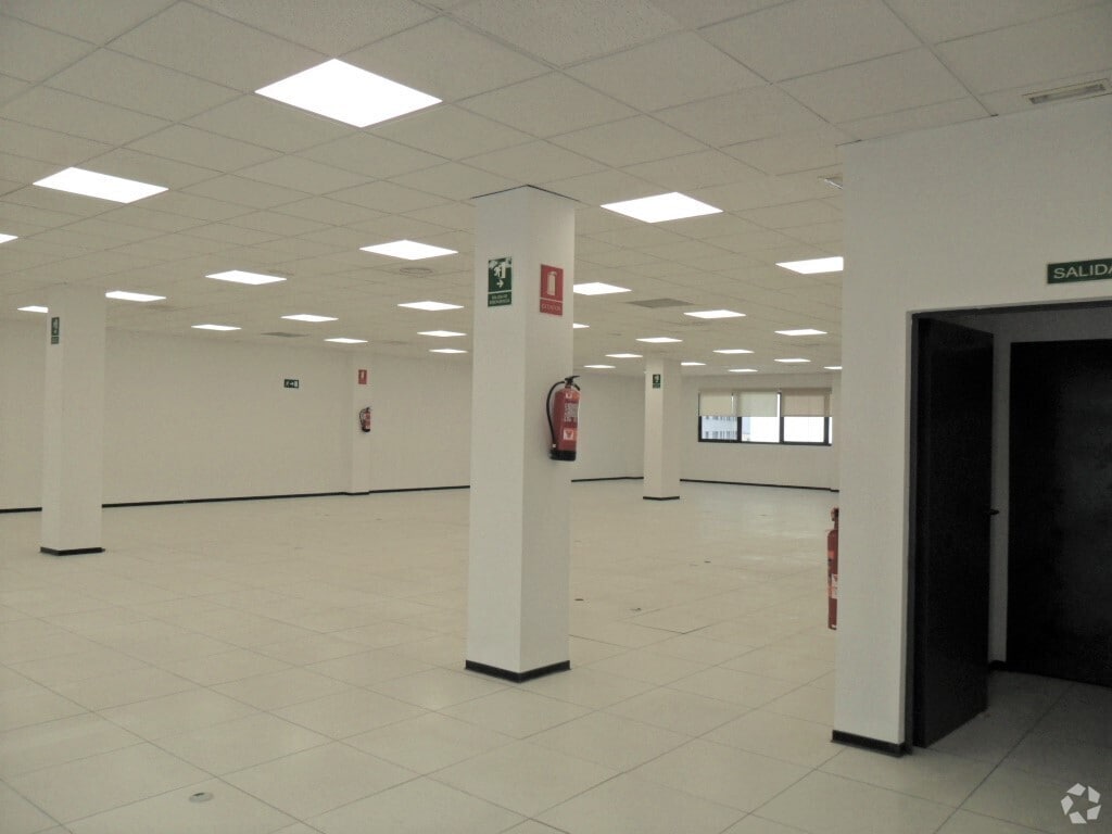 Calle Casas de Miravete, 22-24, Madrid, Madrid for lease Interior Photo- Image 1 of 27