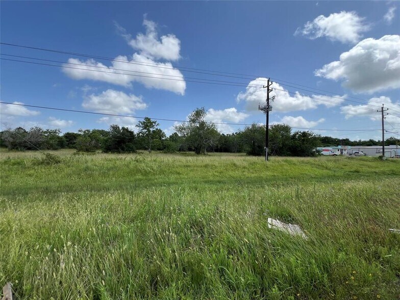 3420 Avenue D, Santa Fe, TX à louer - Photo du bâtiment - Image 3 de 8