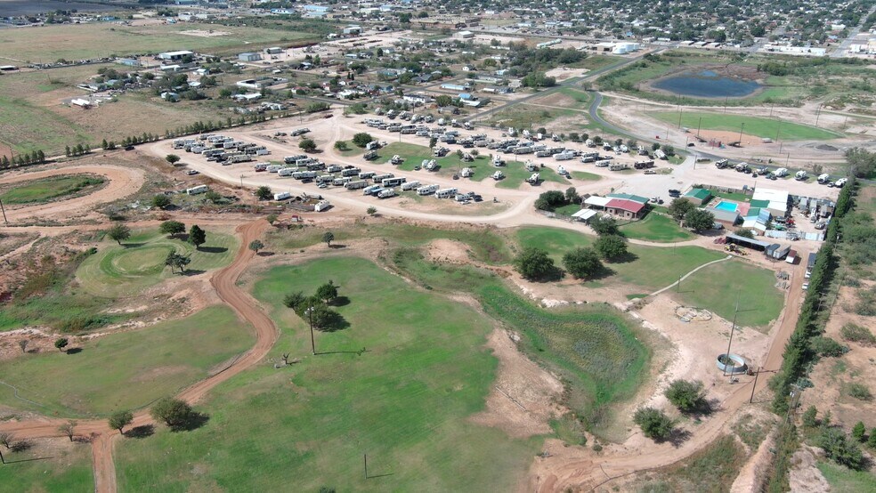 301 W Bell St, Stanton, TX à vendre - Photo du bâtiment - Image 3 de 48