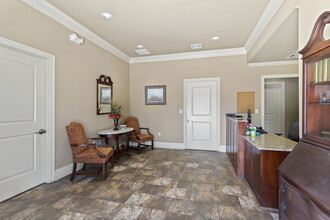 11414 Lake Sherwood Ave N, Baton Rouge, LA for lease Interior Photo- Image 2 of 8