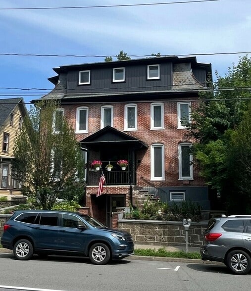 255 Washington St, East Stroudsburg, PA for sale - Building Photo - Image 3 of 14