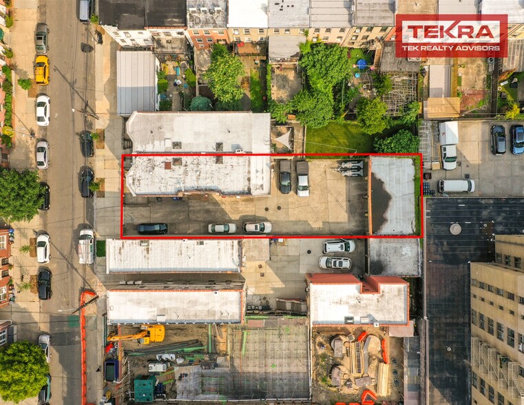 2348 31st Dr, Astoria, NY à vendre - Photo du bâtiment - Image 2 de 3