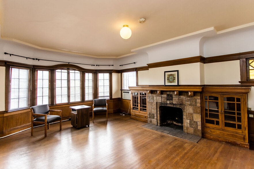 3225-3227 Lakeshore Ave, Oakland, CA for sale - Building Photo - Image 2 of 9