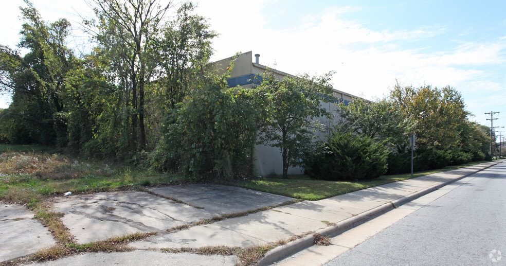 2700 E Market St, Greensboro, NC for sale - Building Photo - Image 2 of 2