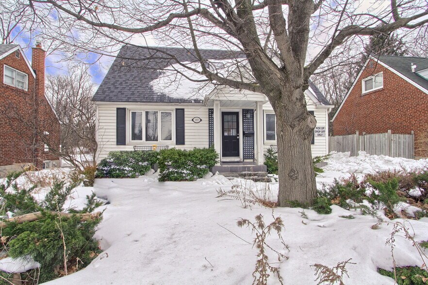 187 Finch Ave W, Toronto, ON à vendre - Photo du bâtiment - Image 3 de 48