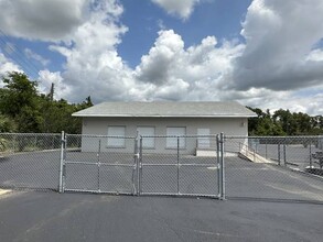 128 NW 3rd Ave, Chiefland, FL for lease Interior Photo- Image 2 of 6