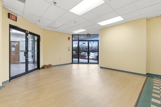 6196 Oxon Hill Rd, Oxon Hill, MD à louer Photo intérieure- Image 2 de 32