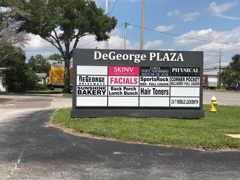 12654-12734 Starkey Rd, Largo, FL à louer - Photo du bâtiment - Image 3 de 6