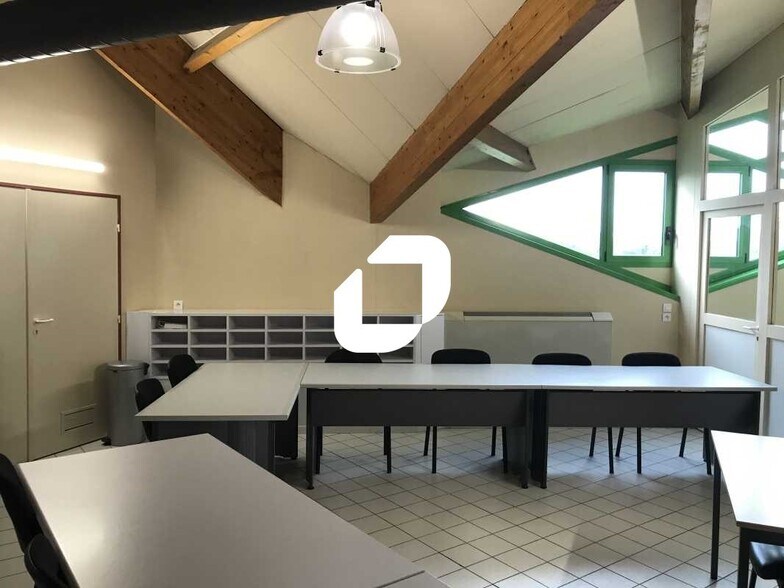 Office in SAINT-OUEN-L'AUMONE for lease - Interior Photo - Image 3 of 6