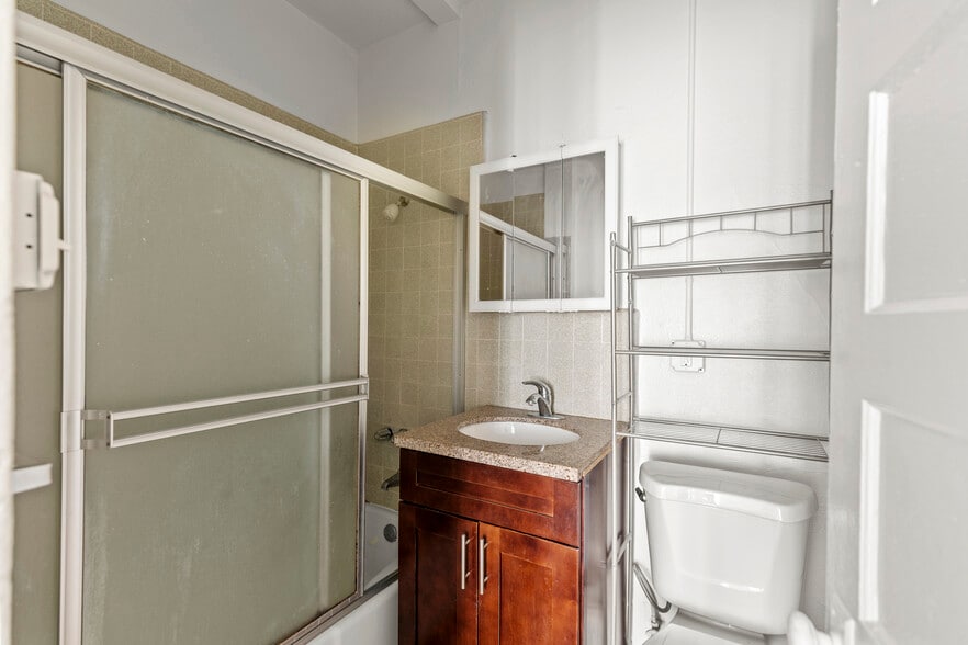 1611-1615 E Cesar E Chavez Ave, Los Angeles, CA à vendre - Photo du bâtiment - Image 3 de 20