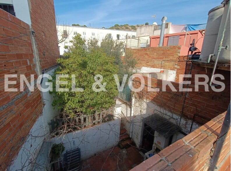 Immeuble residentiel dans Badalona, Barcelona à vendre - Photo du bâtiment - Image 2 de 4
