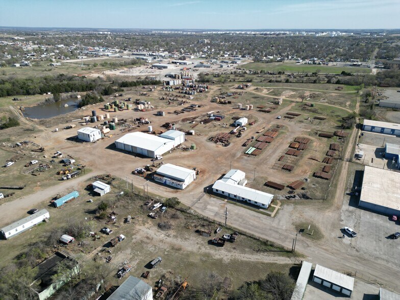 601 E Pine St, Cushing, OK à vendre - Photo du bâtiment - Image 2 de 17